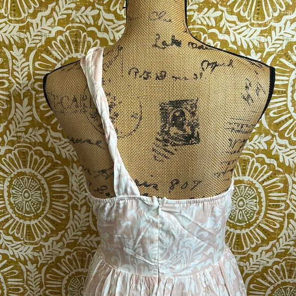 NWT Selfie Leslie Kamali Floral One-Shoulder Keyhole Maxi Dress in Beige size S - Picture 12 of 14